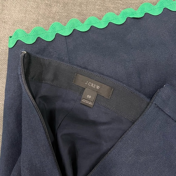 *$5 off Any Two Items* JCrew Pencil Skirt - Picture 3 of 7